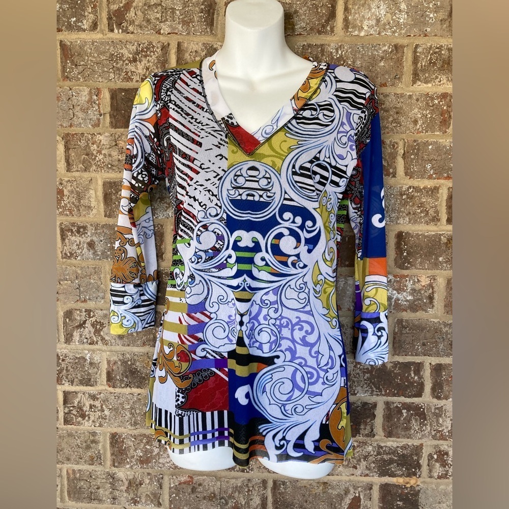 NWT Petit Pois Top Abstract Conversation  Print Sheer by Viviana G size Medium